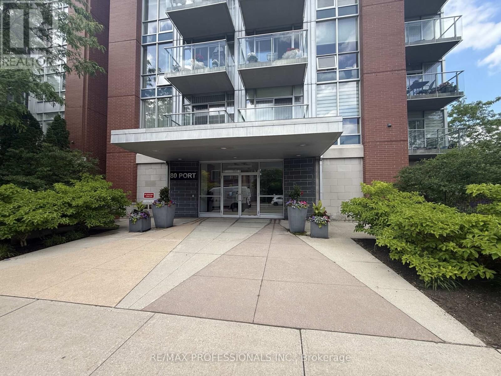Property Photo:  80 Port Street East 216  ON L5G 4V6 