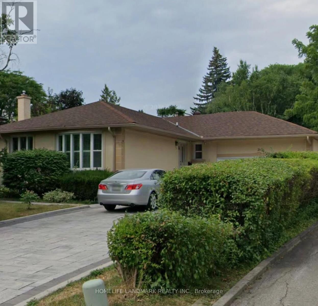 Property Photo:  20 Burbank Drive  ON M2K 1M8 