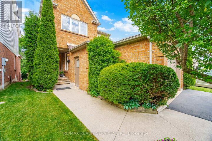Property Photo: 38 Furrows End ON L6Z 4S5