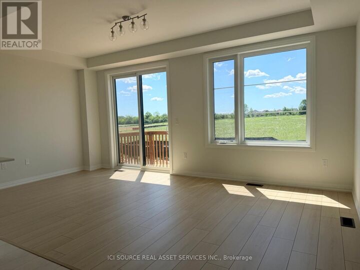 Property Photo:  220 Hook Drive  ON L4S 2P3 