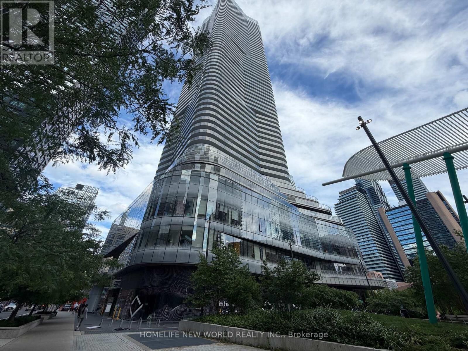 Property Photo: 11 Wellesley Street West 5712 ON M4Y 0G4