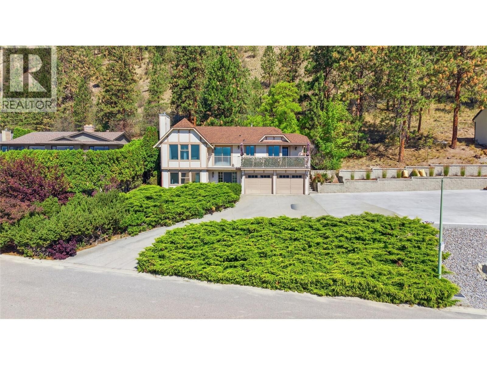 Property Photo: 2260 Omineca Place BC V1V 1H7
