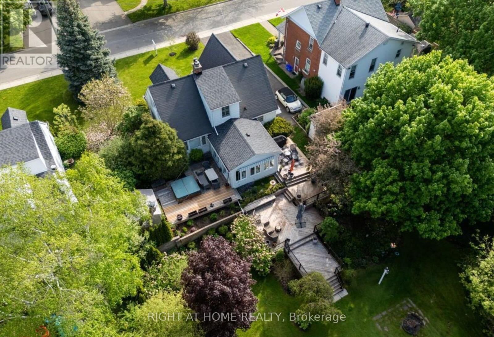 Property Photo: 124 Lydia Avenue ON L9T 2H1