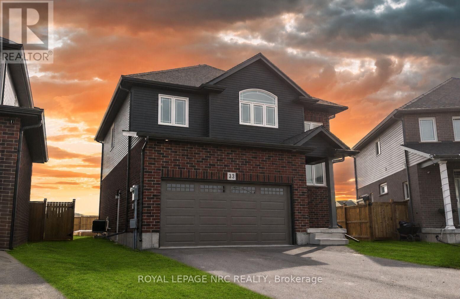 Property Photo:  33 Cinnamon Street  ON L2V 0H6 