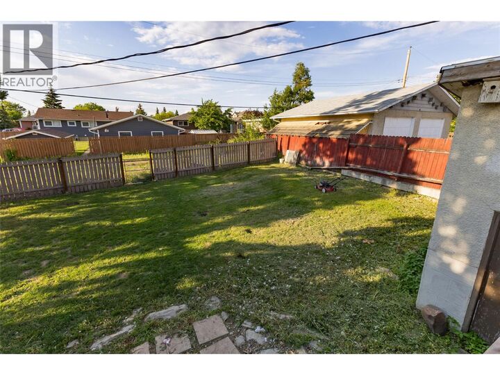 Property Photo: 416 96 Avenue BC V1G 1K4