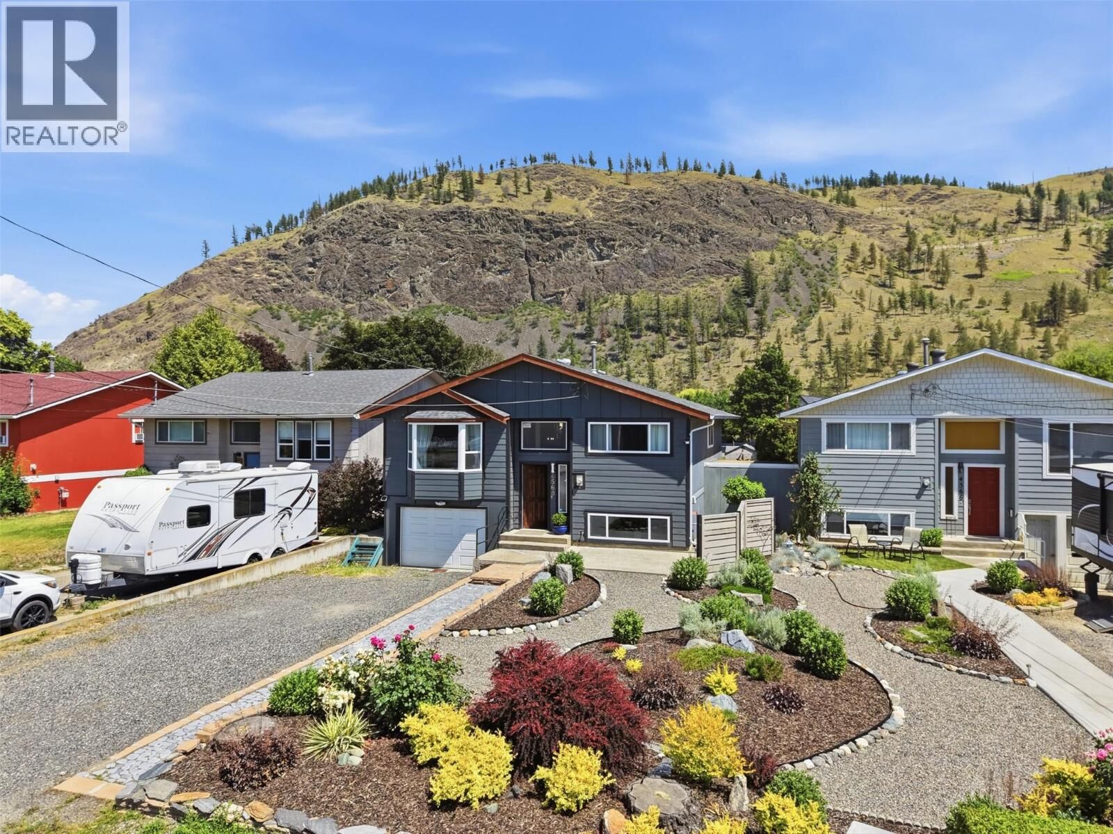 Photo de la propriété:  4568 Cammeray Drive  BC V2H 1L4 