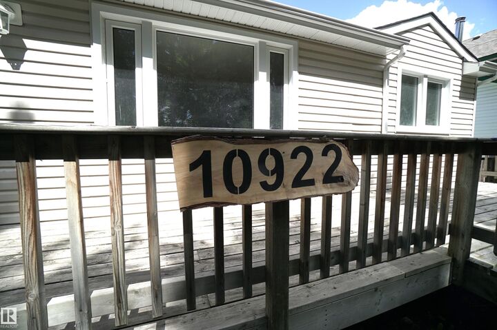 Property Photo:  10922 62 Avenue NW  AB T6H 1N2 