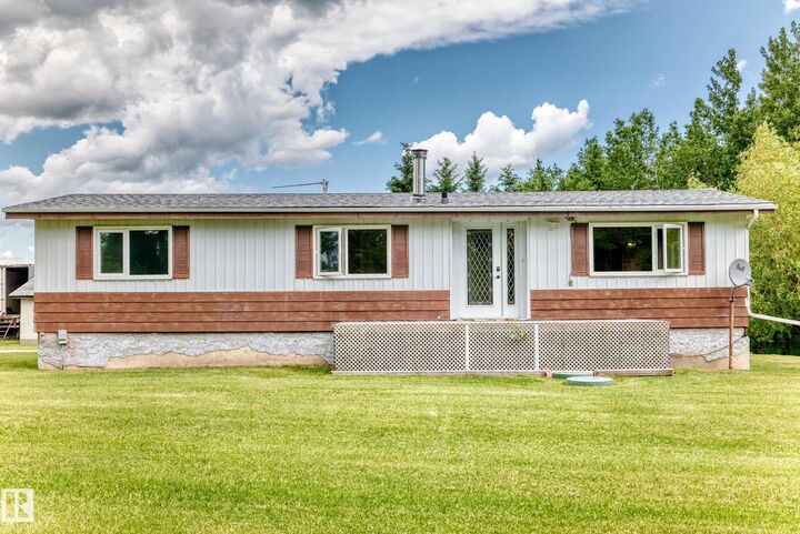 Property Photo:  205 53110 Rge Road 213 NE  AB T8G 2C3 