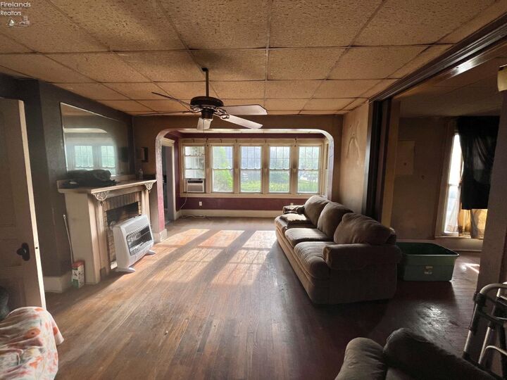 Property Photo:  166 W Market Street  OH 44883 
