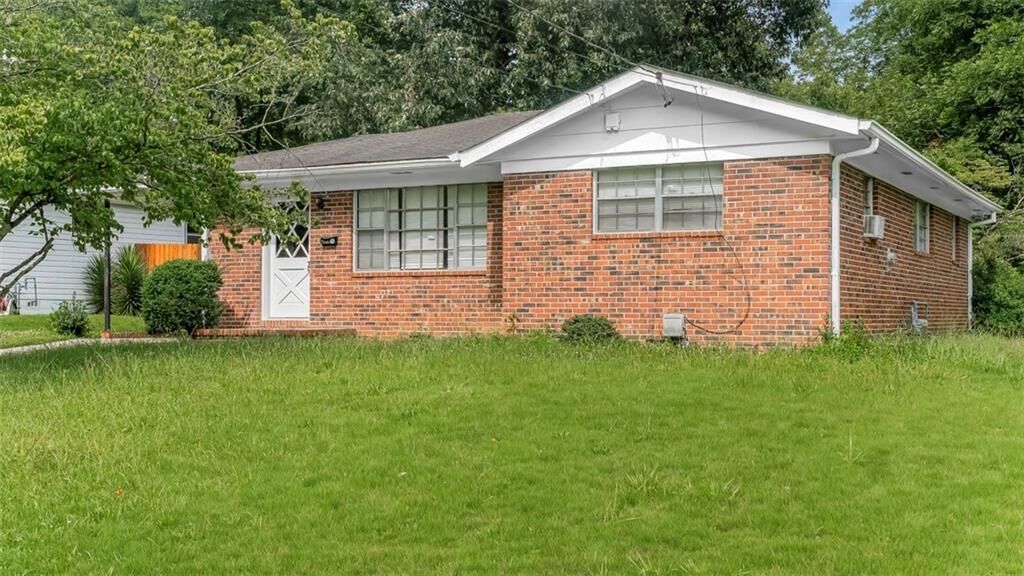 Property Photo:  423 Branham Avenue  GA 30161 