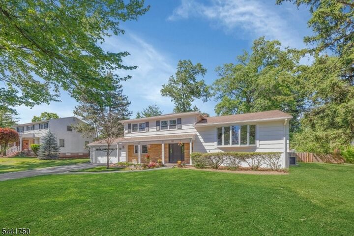 Property Photo:  5 Fairview Ave  NJ 07052 