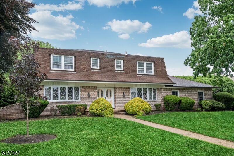 Property Photo:  7 Glendale Ln  NJ 07004 