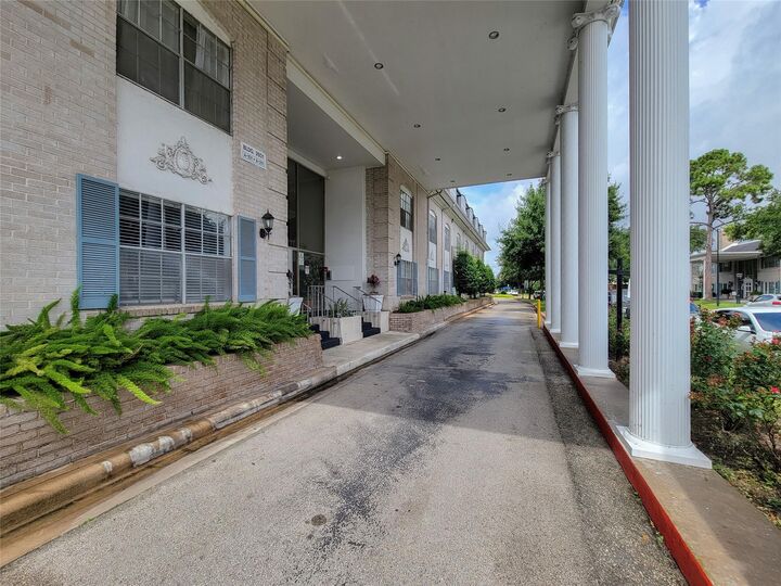 Property Photo:  2601 Bellefontaine Street A104  TX 77025 
