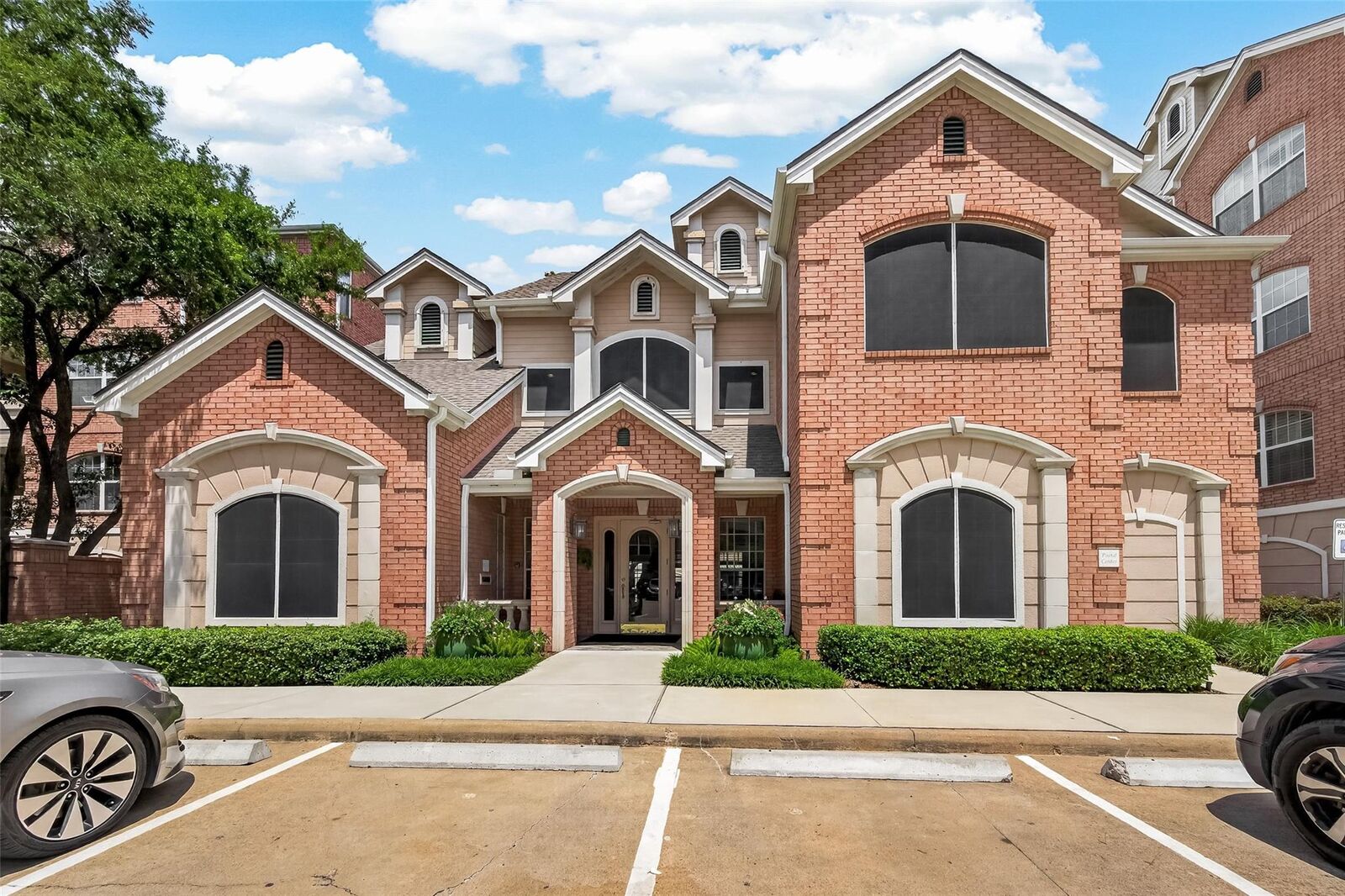 Property Photo:  2111 Welch Street B306  TX 77019 