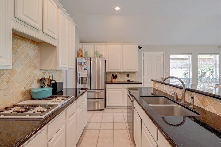 Property Photo: 1107 Parkhaven Lane TX 77077