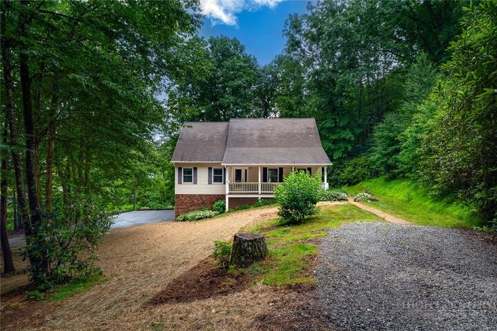 Property Photo:  1012 Northridge Drive  NC 28607 