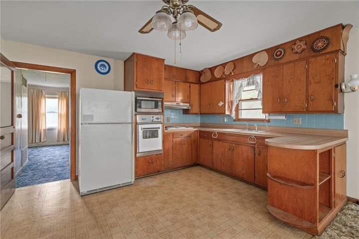 Property Photo: 21455 S Moonlight Road KS 66030