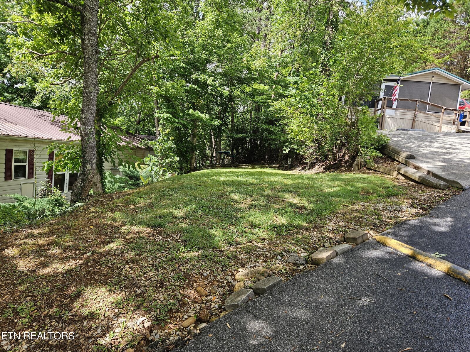 Property Photo:  417 Mountain Thrush Drive  TN 37882 