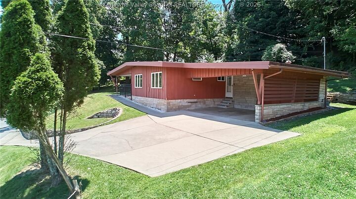 Property Photo: 2803 Ranch Road WV 25303