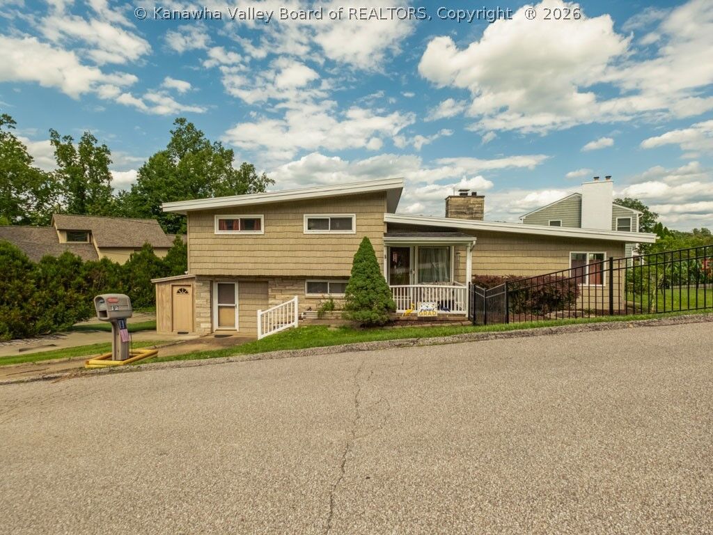 Property Photo: 812 Carroll Road WV 25314