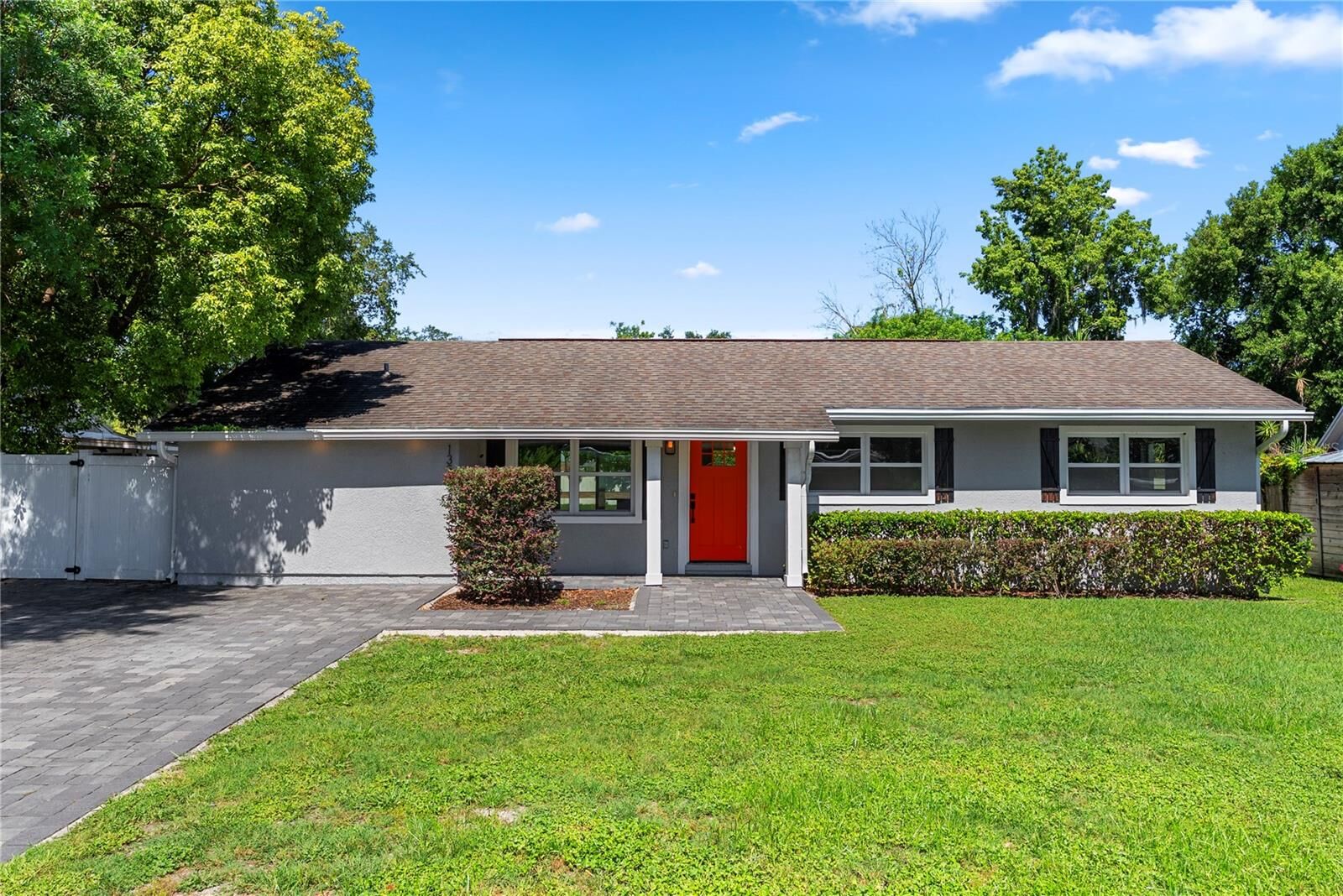 Property Photo: 1350 Sasoon Avenue FL 32803