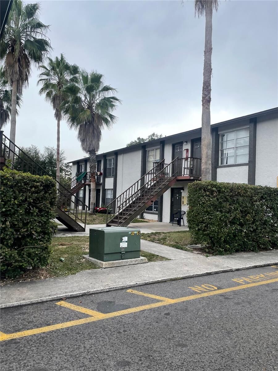 Property Photo:  1311 Baywatch Loop 204  FL 33612 