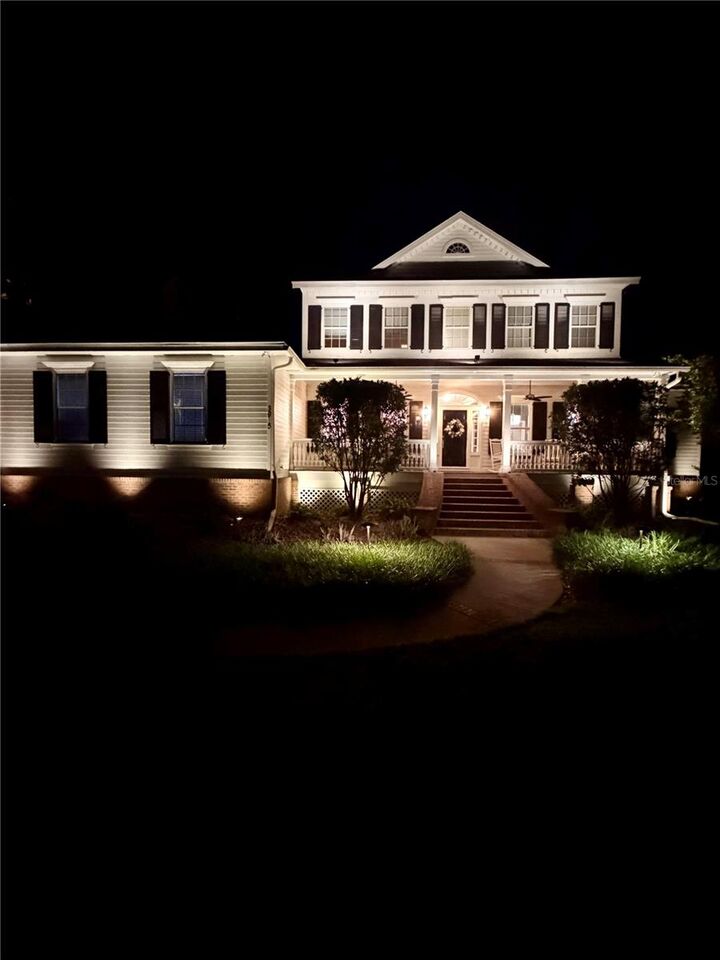 Property Photo:  3915 SW 95th Terrace  FL 32608 