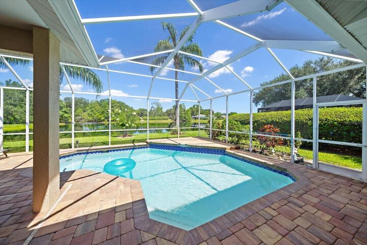 Property Photo: 11909 Summer Meadow Drive FL 34202