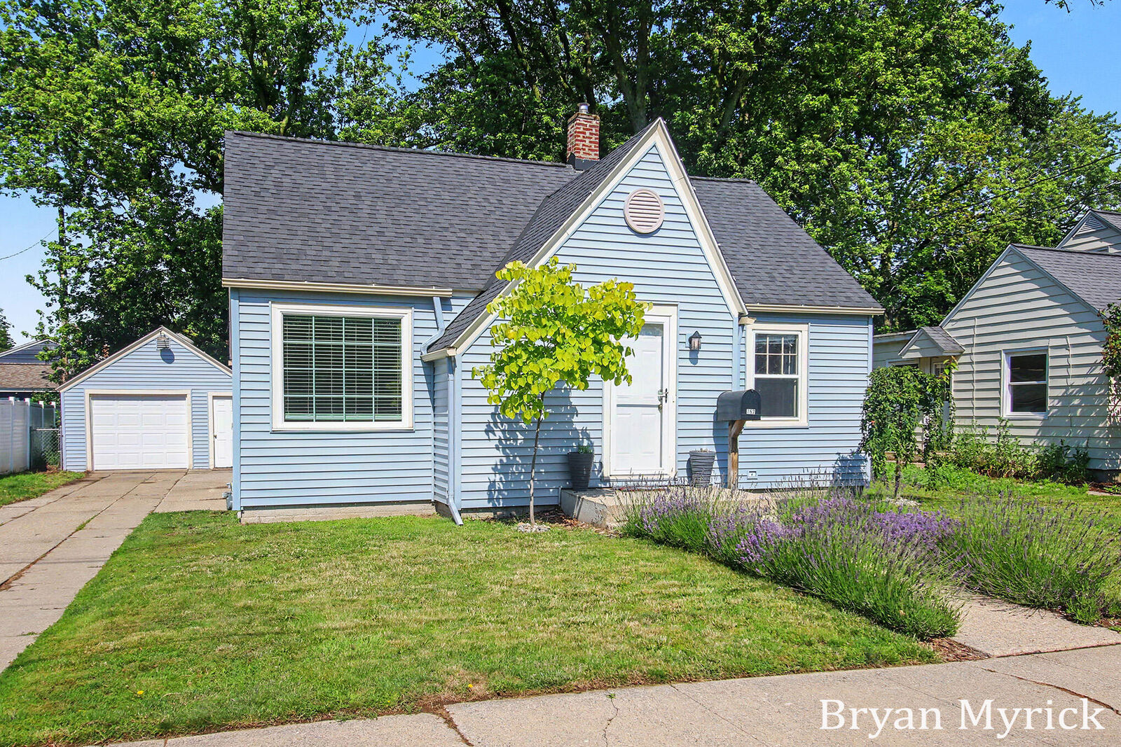 Property Photo: 762 Central Avenue MI 49423