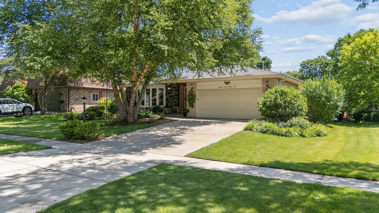 Property Photo:  7933 Glen Lane  IL 60561 