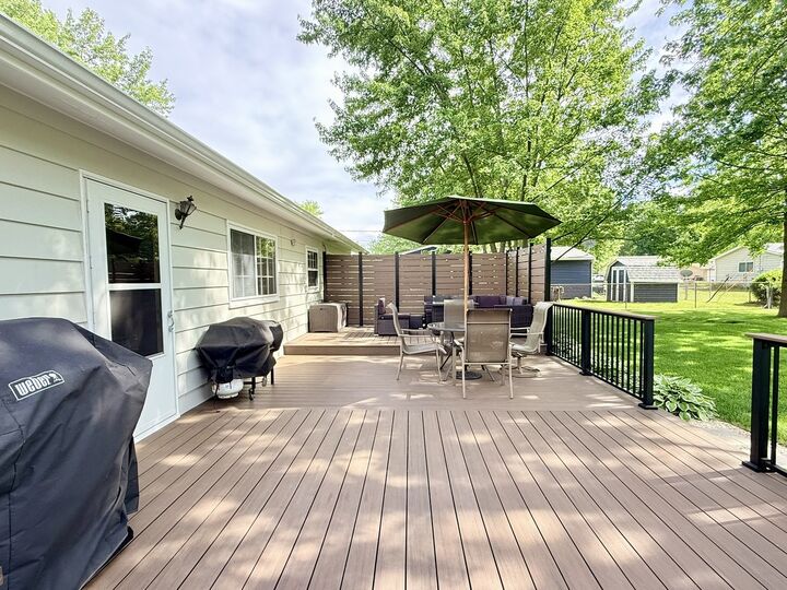 Property Photo:  99 Circle Drive E  IL 60538 