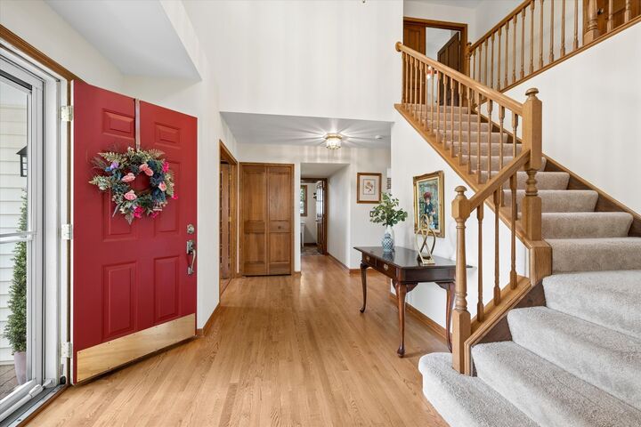 Property Photo:  755 Warwick Court  IL 60047 