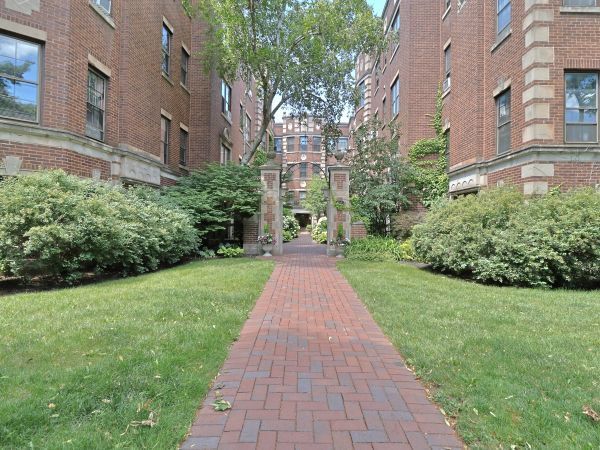 Property Photo: 410 Ridge Avenue 23-2 IL 60202