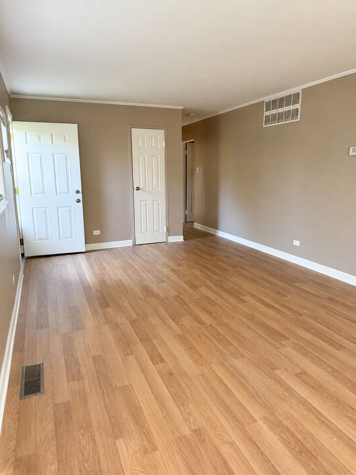 Property Photo:  267 Somonauk Street  IL 60466 