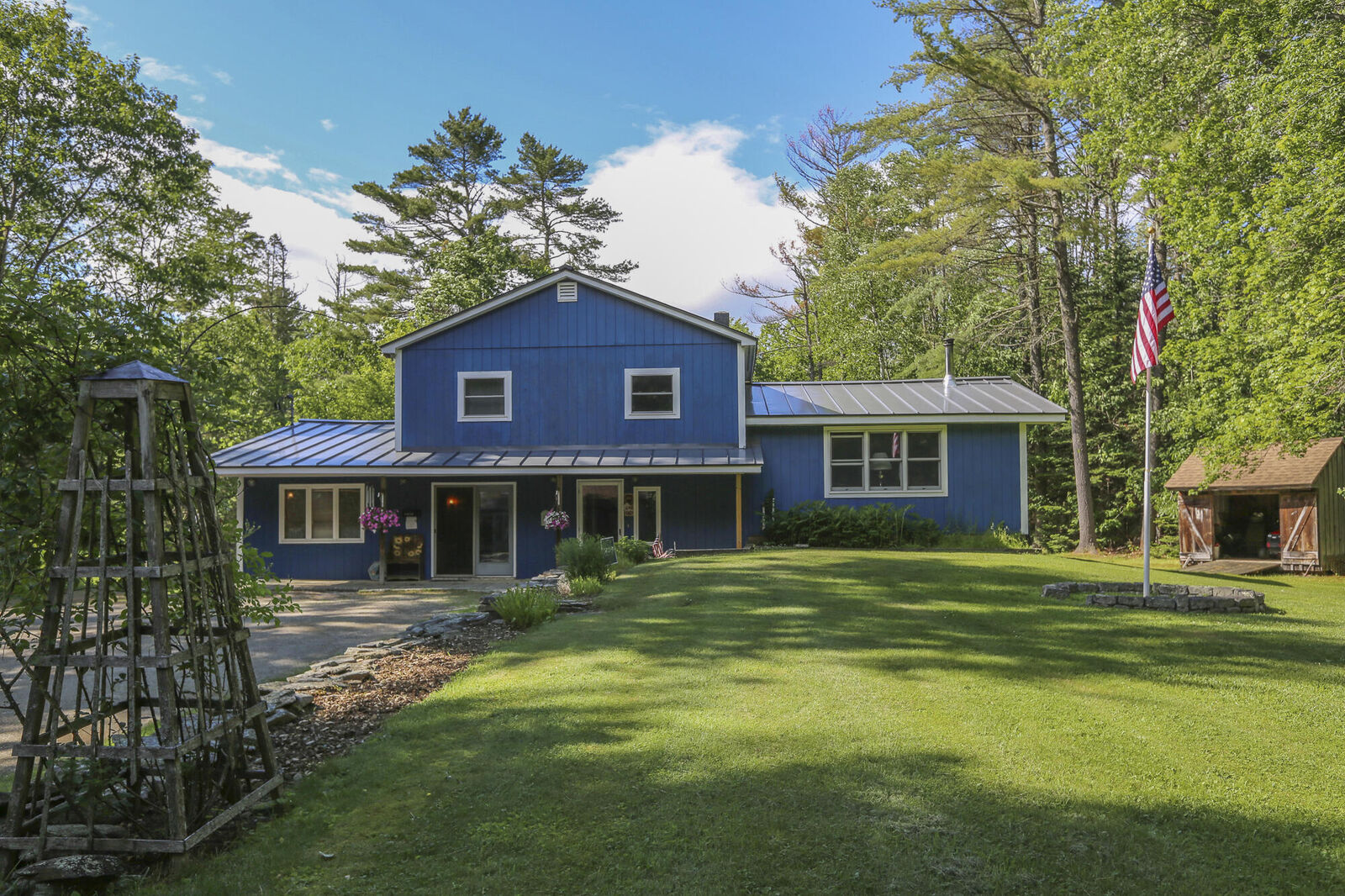 Property Photo: 502 Curtis Road ME 04915