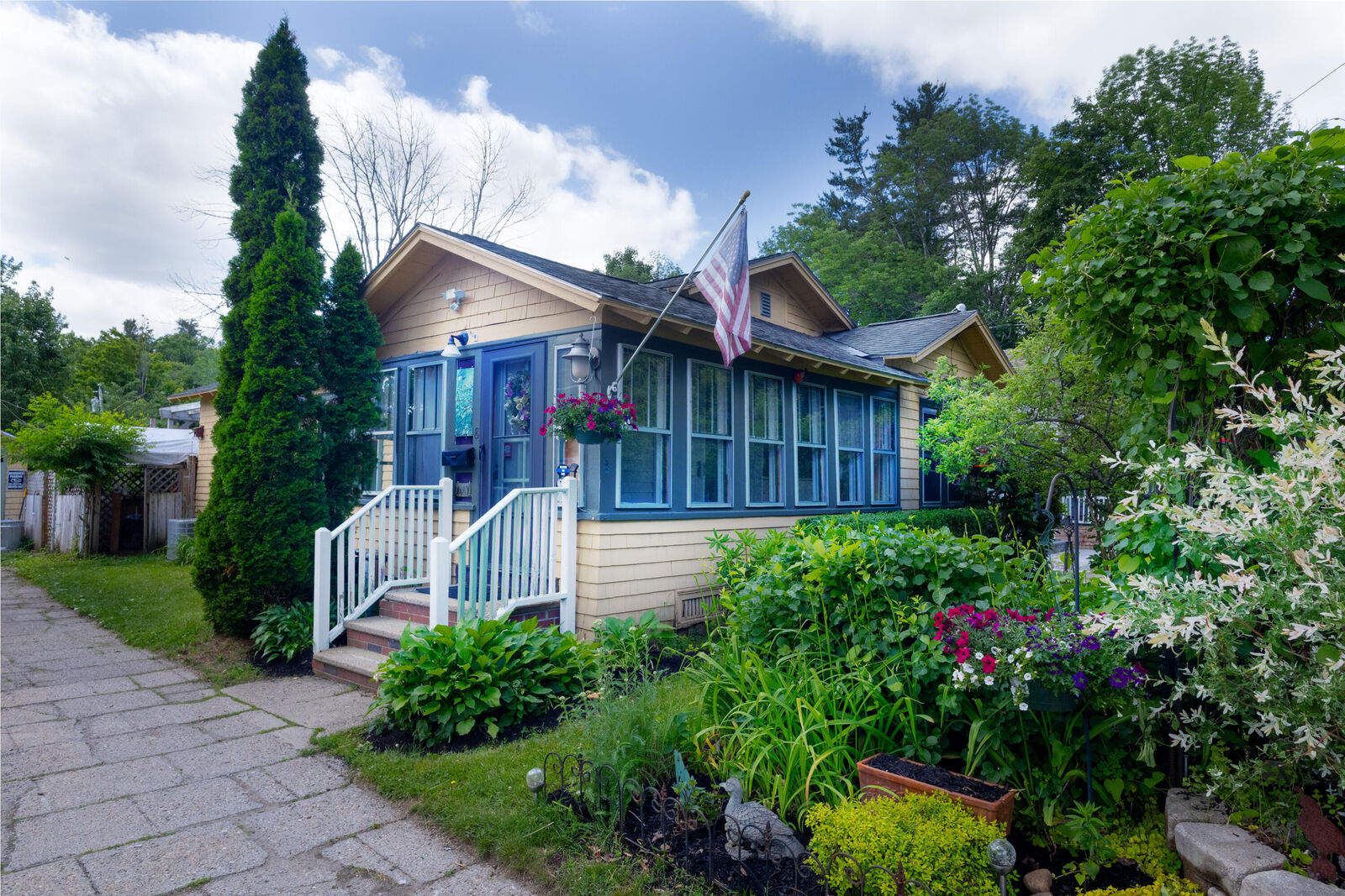 Property Photo:  8 Auburn Street  ME 04083 
