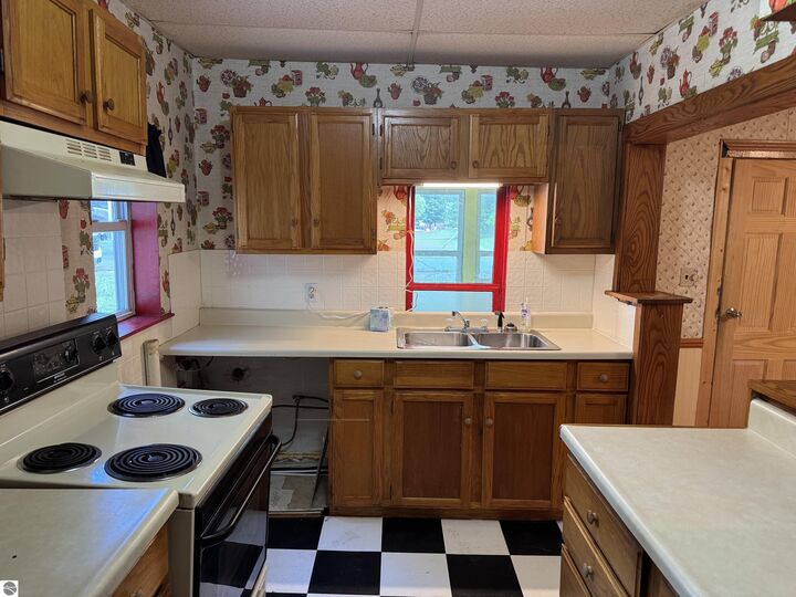 Property Photo:  225 N Hayes Street  MI 48622 