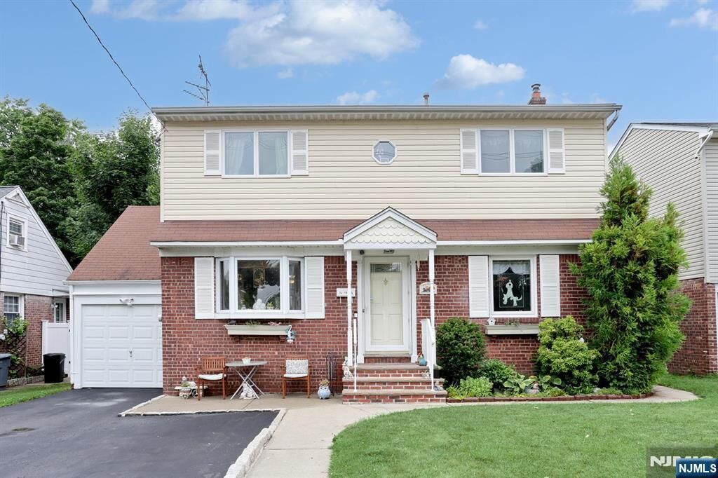 Property Photo:  393 New Bridge Road  NJ 07621 