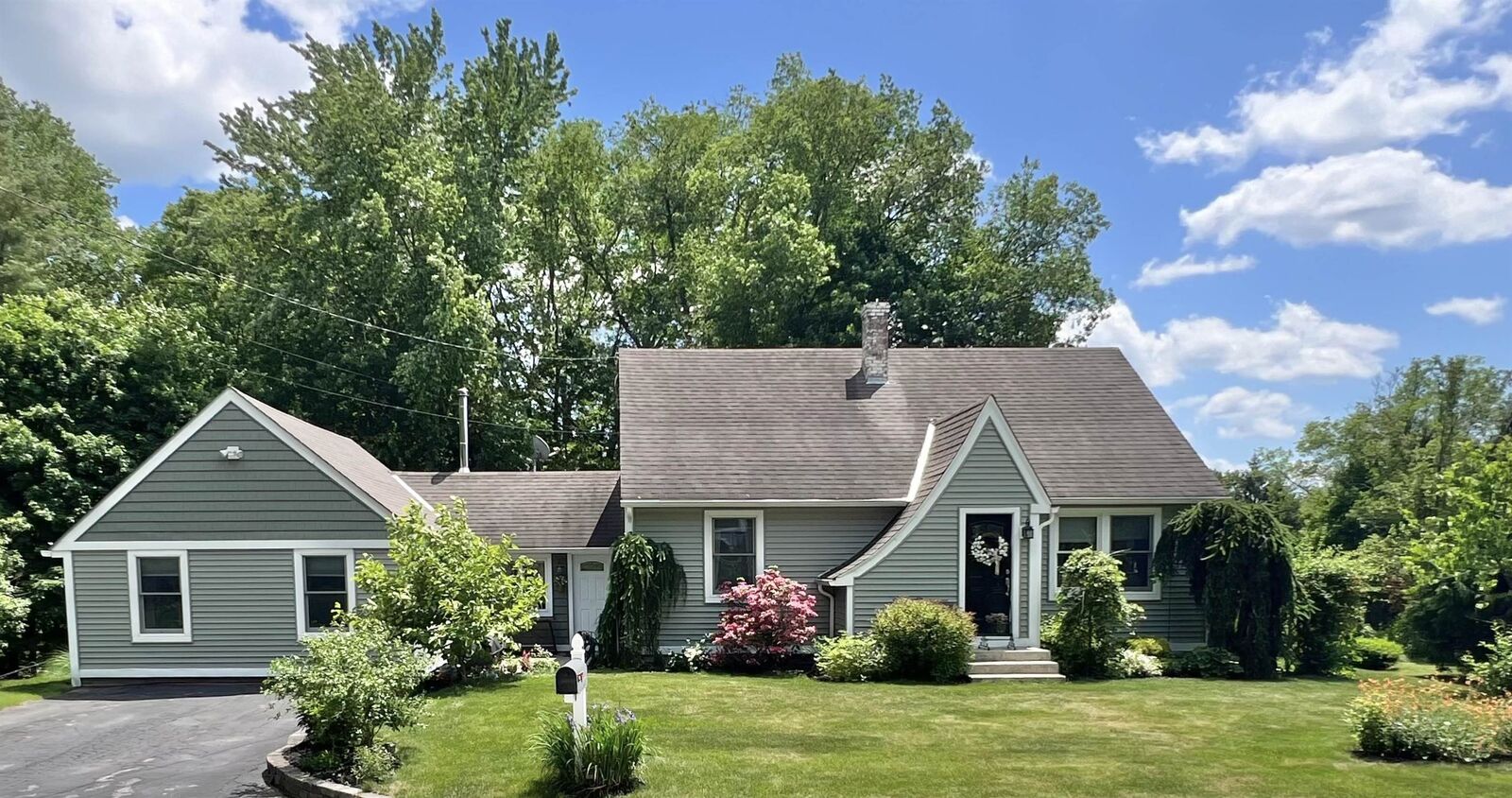 Property Photo:  41 Knoll Avenue  NH 03431 