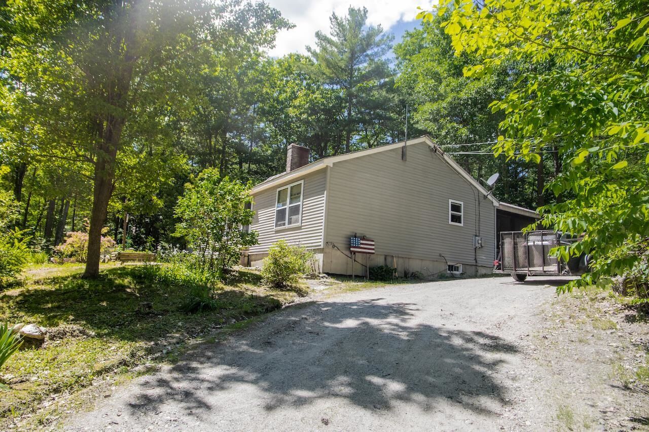 Property Photo:  14 Ridgeway Drive  NH 03255 