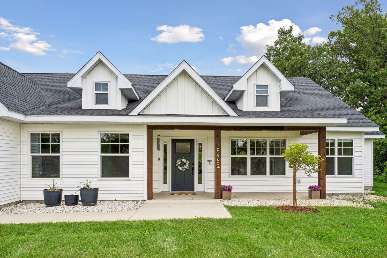 Property Photo:  18952 247th Avenue NW  MN 55309 