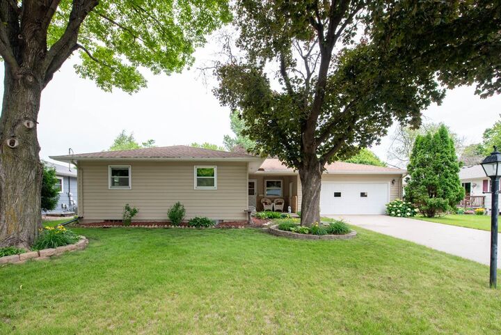 Property Photo:  1808 Sunray Avenue  MN 56001 