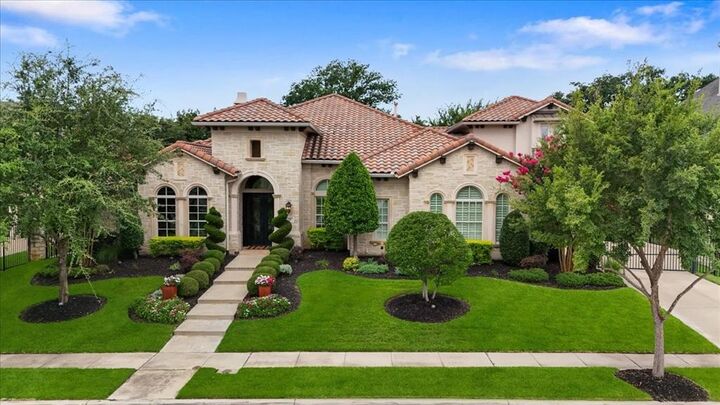 Property Photo:  516 Cascade Springs Drive  TX 76092 