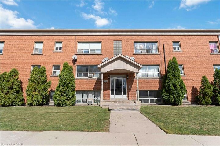 Property Photo:  2189 King Street E 8  ON L8K 1W8 