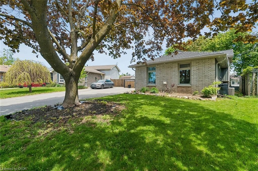 Property Photo:  47 Christie Crescent  ON L4N 4V2 