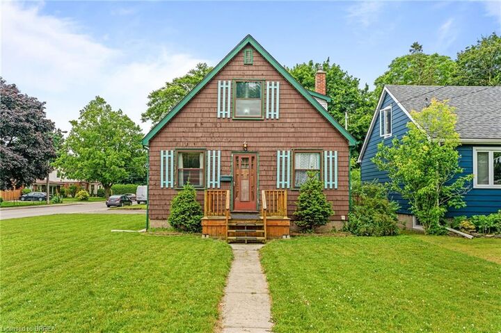Property Photo:  399 Marlborough Street  ON N3S 4V4 
