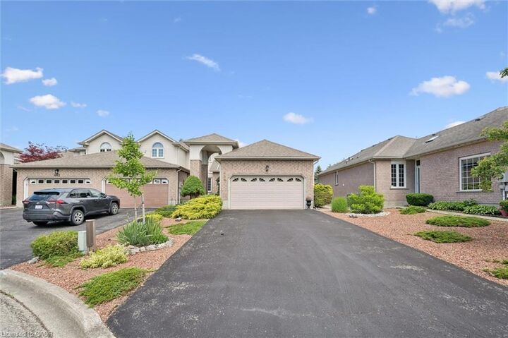 Property Photo: 658 Ellesmere Court ON N2V 2H4