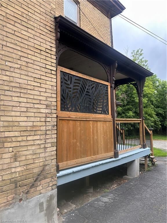 Property Photo: 211 Dalhousie Street ON N3S 3T8