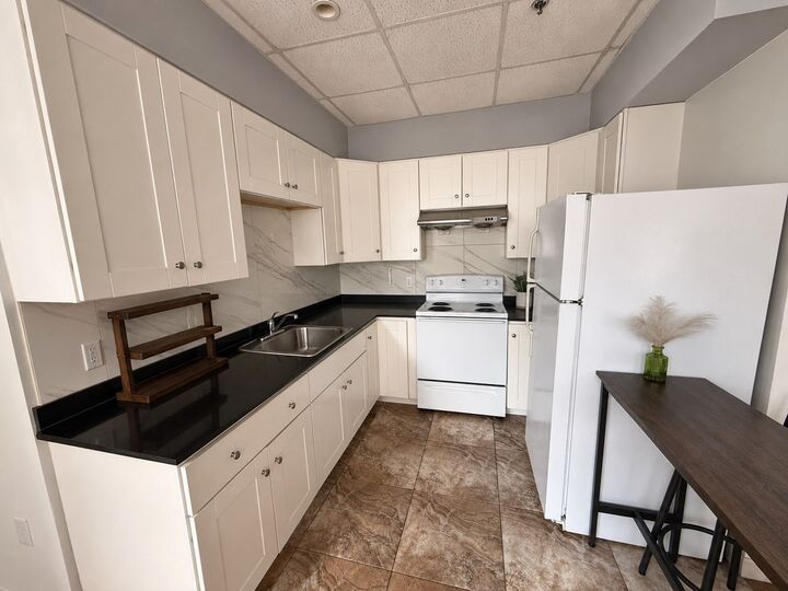Property Photo: 72 Kneeland 501 MA 02111