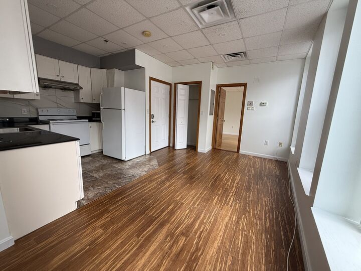 Property Photo: 72 Kneeland 501 MA 02111